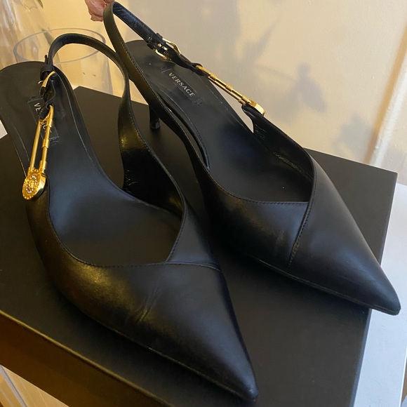 Versace Safety Pin slingback pumps - Picture 3 of 6